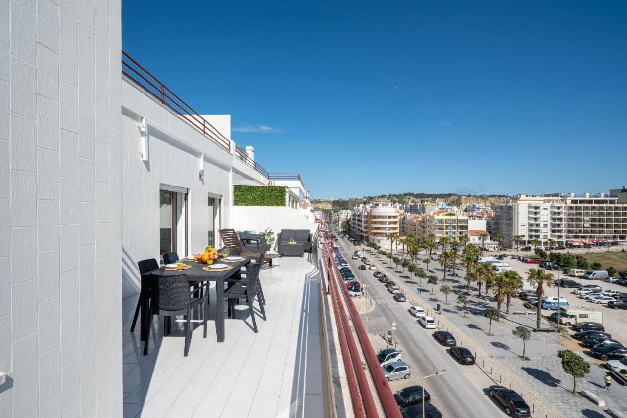 Costa Beach Apartment By The Portuguese Butler Costa de Caparica Eksteriør billede