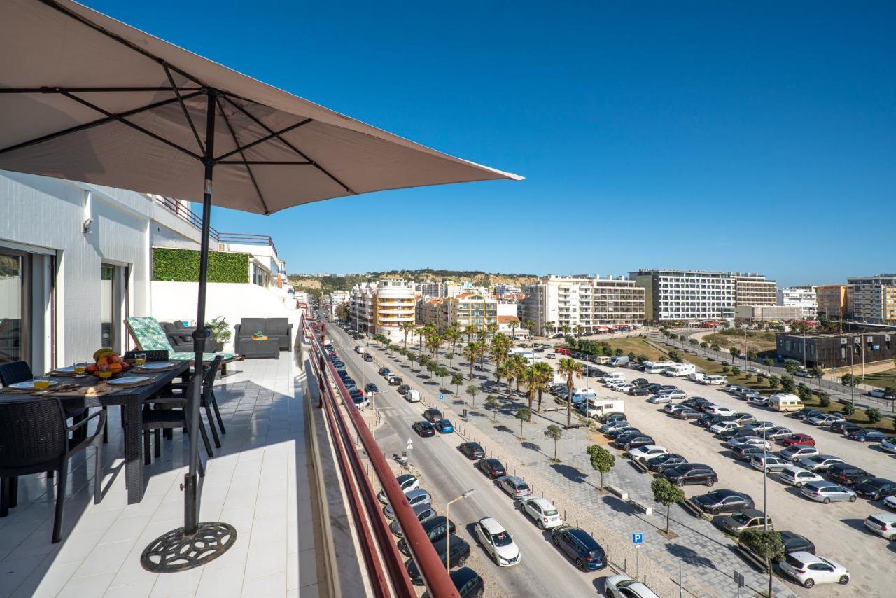 Costa Beach Apartment By The Portuguese Butler Costa de Caparica Eksteriør billede